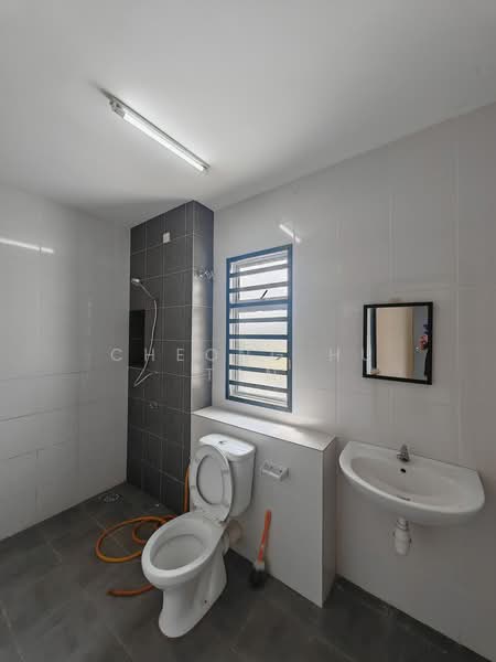 2-storey Terraced House for Rent in Iringan Bayu (Seremban) - Cheong Hu Tan - Bathroom - PropertyGuru.com.my