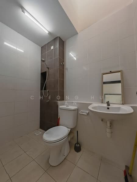 2-storey Terraced House for Rent in Iringan Bayu (Seremban) - Cheong Hu Tan - Bathroom - PropertyGuru.com.my