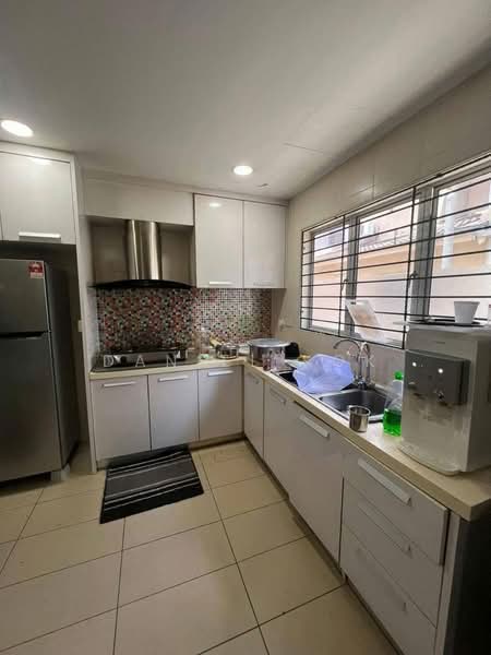 2-storey Terraced House for Sale in Bandar Bukit Tinggi (Klang) - Daniel Kok - Kitchen - PropertyGuru.com.my