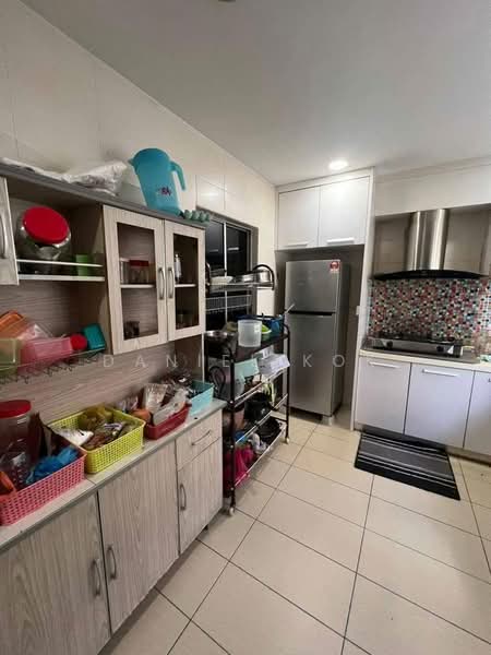 2-storey Terraced House for Sale in Bandar Bukit Tinggi (Klang) - Daniel Kok - Kitchen - PropertyGuru.com.my