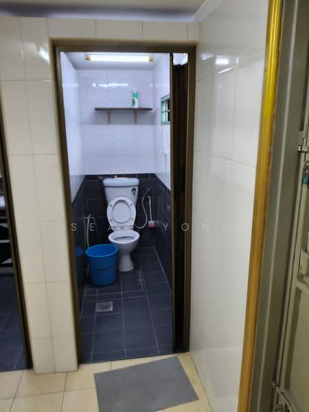 1-storey Terraced House for Rent in Taman Desa Jaya (Kepong) - Sean Yong - Bathroom - PropertyGuru.com.my
