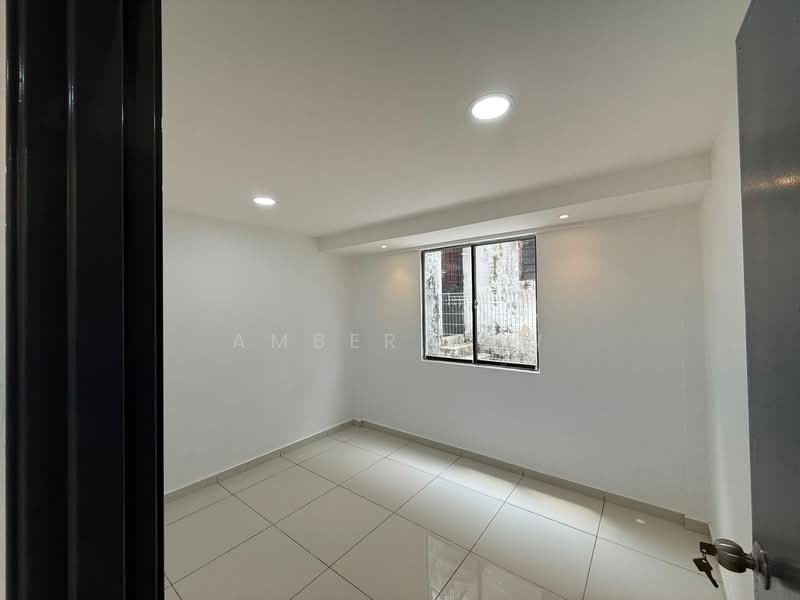Rumah Teres 2 Tingkat untuk Dijual di Taman Plentong Baru (Masai) - Amber Hew - Interior - PropertyGuru.com.my