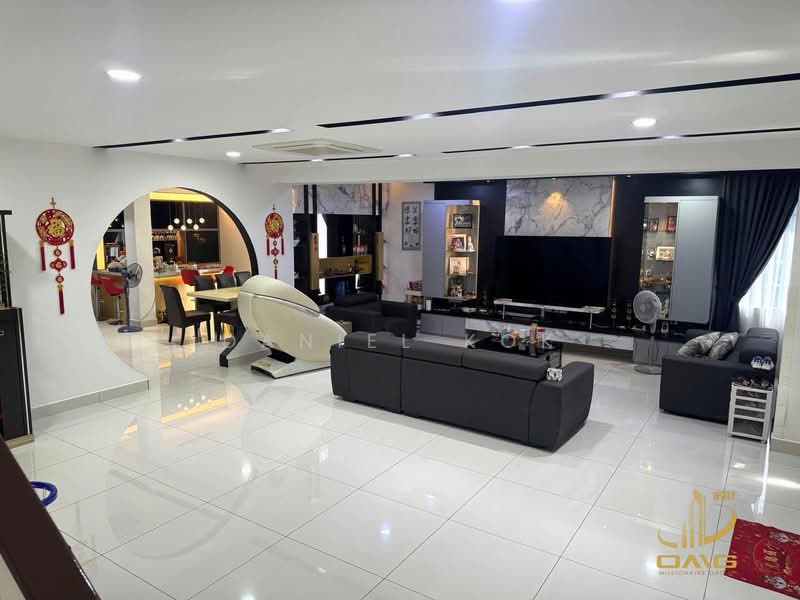 3-storey Terraced House for Sale in Ambang Botanic 2 (Klang) - Daniel Kok - Living Room - PropertyGuru.com.my