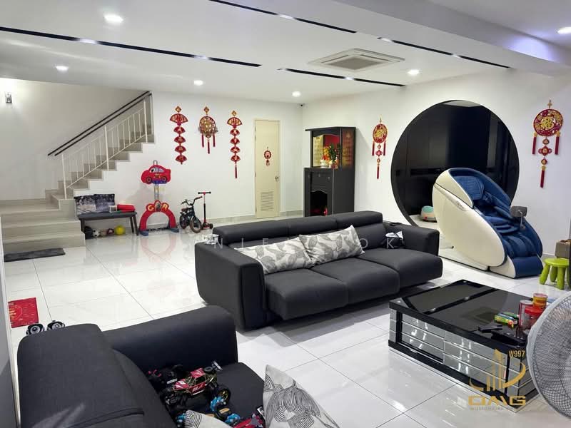 3-storey Terraced House for Sale in Ambang Botanic 2 (Klang) - Daniel Kok - Living Room - PropertyGuru.com.my