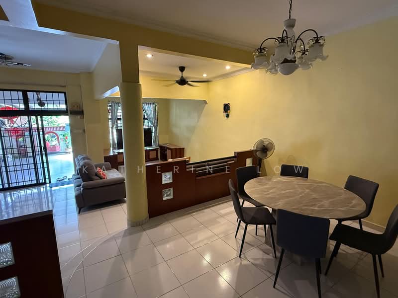 Rumah Teres 2 Tingkat untuk Dijual di Taman Johor Jaya (Johor Bahru) - Katherine Low - Living Room - PropertyGuru.com.my