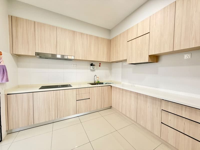 Kediaman Servis untuk Dijual di Veranda Residence - Amber Hew - Kitchen - PropertyGuru.com.my
