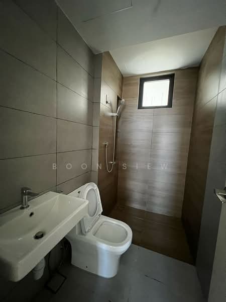 Servis Apartment untuk Dijual di Vivo Executive Apartment - Boon Siew - Bathroom - PropertyGuru.com.my