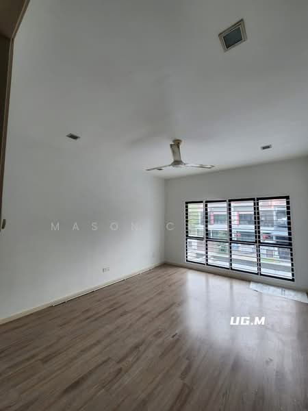 Rumah Teres 2 Tingkat untuk Disewa di Bandar Bukit Raja (Klang) - Mason Chiah - Living Room - PropertyGuru.com.my