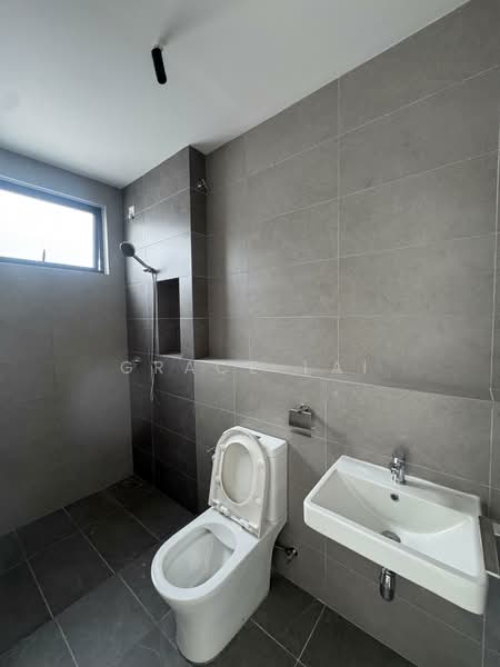 Rumah Teres 2 Tingkat untuk Disewa di Telok Panglima Garang (Selangor) - Grace Lai - Bathroom - PropertyGuru.com.my