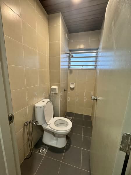 2-storey Terraced House for Sale in Bukit Rahman Putra (Sungai Buloh) - Nahathir Shahabudin - Bathroom - PropertyGuru.com.my