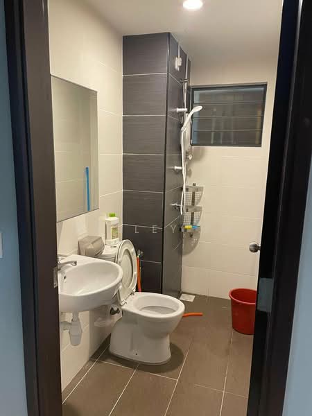 Kondominium untuk Dijual di Oasis 1 - Wesley Fu - Bathroom - PropertyGuru.com.my