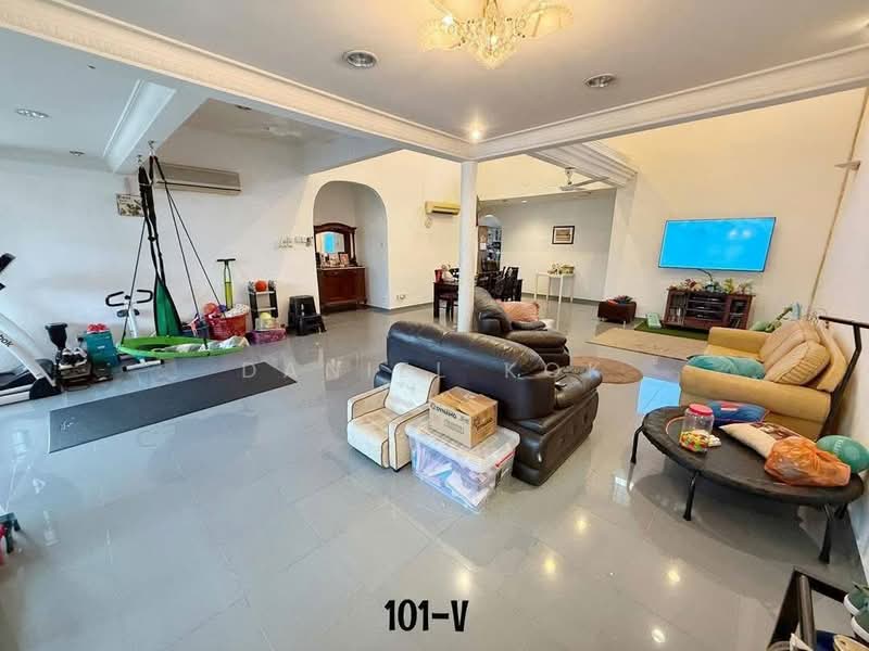 Semi-Detached House for Sale in Taman Chi Liung (Klang) - Daniel Kok - Living Room - PropertyGuru.com.my