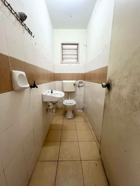 1-storey Terraced House for Sale in Bandar Saujana Putra (Tanjong Duabelas) - Zamshary Budin - Bathroom - PropertyGuru.com.my