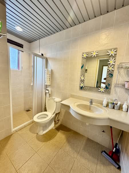 Condominium for Sale at Greenview Residence - Susie Ong - 2nd bathroom - PropertyGuru.com.my