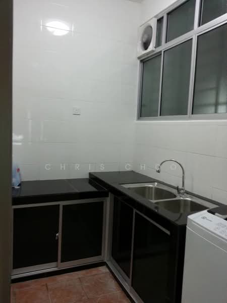 Servis Apartment untuk Dijual di OUG Parklane - Chris Choo - Kitchen - PropertyGuru.com.my