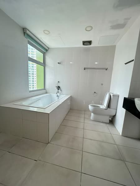 Kondominium untuk Disewa di The Latitude Condominium - Venus Tan - Bathroom - PropertyGuru.com.my