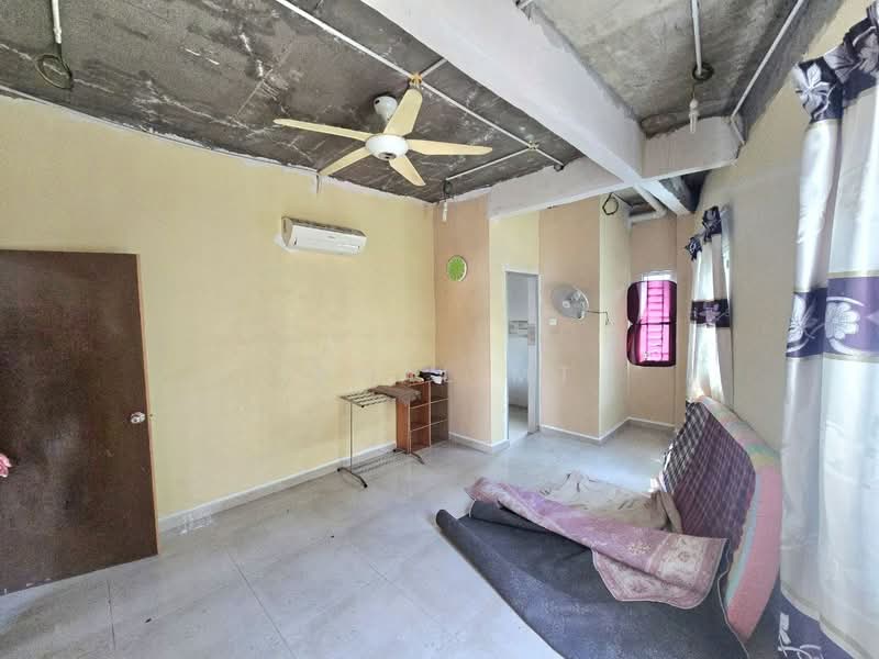 3-storey Terraced House for Sale in Keramat (Kuala Lumpur) - Ikmal MT - Living Room - PropertyGuru.com.my