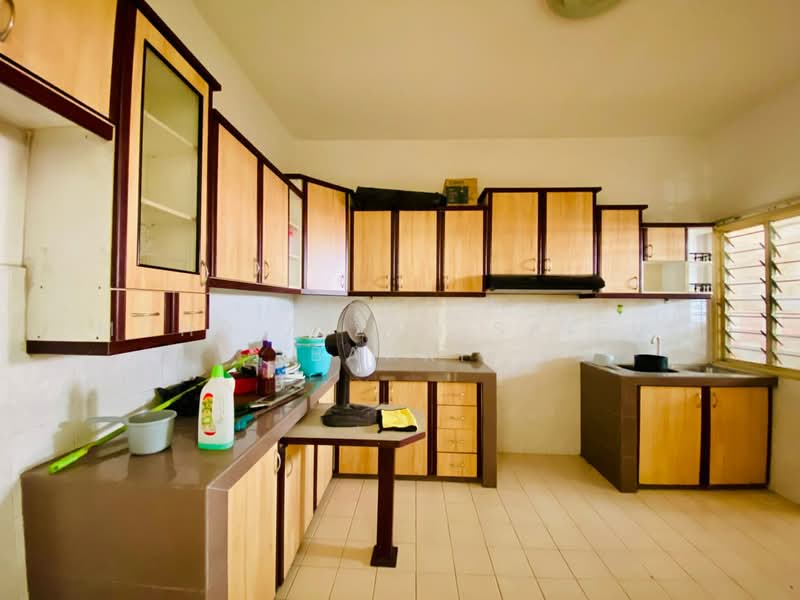 2-storey Terraced House for Sale in Bandar Tun Hussein Onn (Cheras) - Mohd Aizat Saiful Bahri - Kitchen - PropertyGuru.com.my