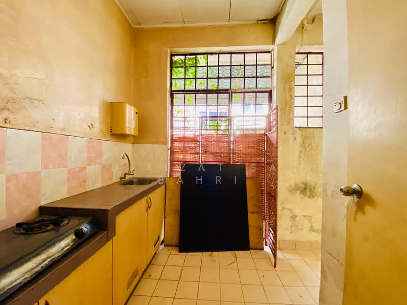 2-storey Terraced House for Sale in Bandar Tun Hussein Onn (Cheras) - Mohd Aizat Saiful Bahri - Kitchen - PropertyGuru.com.my