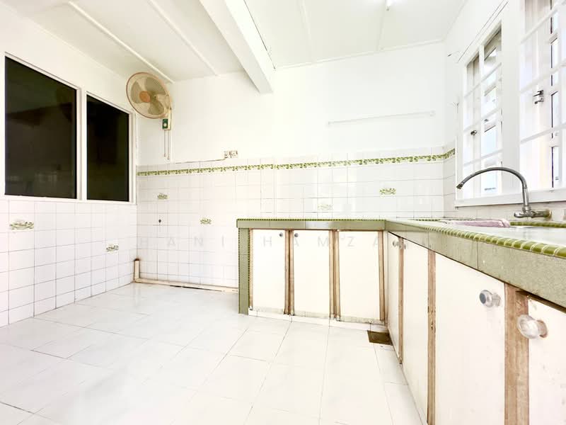 Rumah Teres 2 Tingkat untuk Dijual di Usj 9 (Subang Jaya) - Hani Hamzah - Kitchen - PropertyGuru.com.my