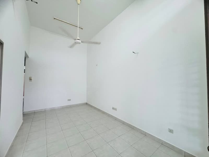 1-storey Terraced House for Sale in Bandar Bukit Raja (Klang) - Nahathir Shahabudin - Interior - PropertyGuru.com.my