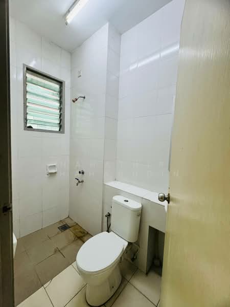 1-storey Terraced House for Sale in Bandar Bukit Raja (Klang) - Nahathir Shahabudin - Bathroom - PropertyGuru.com.my