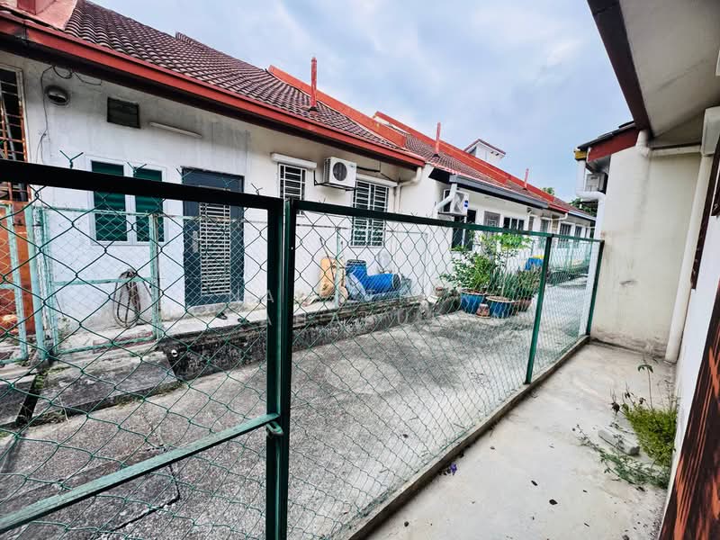 1-storey Terraced House for Sale in Bandar Bukit Raja (Klang) - Nahathir Shahabudin - Exterior - PropertyGuru.com.my