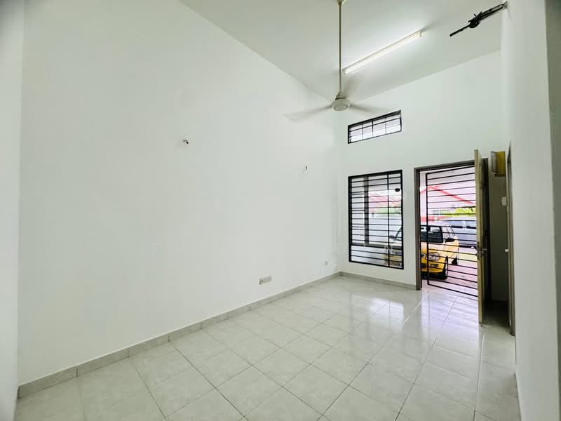 1-storey Terraced House for Sale in Bandar Bukit Raja (Klang) - Nahathir Shahabudin - Interior - PropertyGuru.com.my