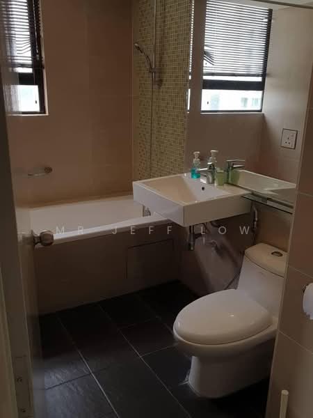 Kondominium untuk Dijual di Mont Kiara Pines - Mr Jeff Low - Bathroom - PropertyGuru.com.my