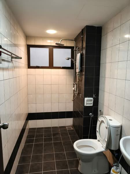 Kondominium untuk Disewa di Indah Alam (Subang Andaman) - Khong T.K - Master Bathroom - PropertyGuru.com.my