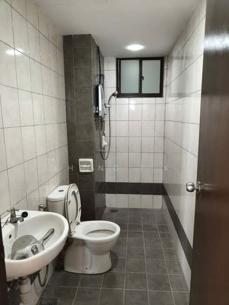 Kondominium untuk Disewa di Indah Alam (Subang Andaman) - Khong T.K - Common Bathroom - PropertyGuru.com.my