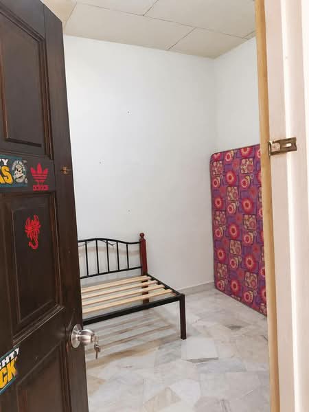 Rumah Teres 1 Tingkat untuk Dijual di Taman Desa Jaya (Johor Bahru) - Zira . - Bedroom - PropertyGuru.com.my