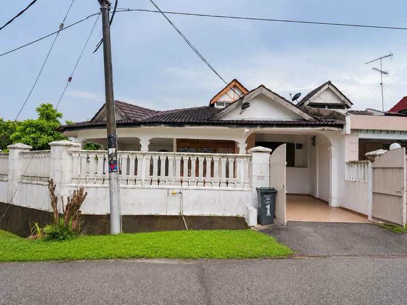 Rumah Teres 1 Tingkat untuk Dijual di Taman Desa Jaya (Johor Bahru) - Zira . - Exterior - PropertyGuru.com.my