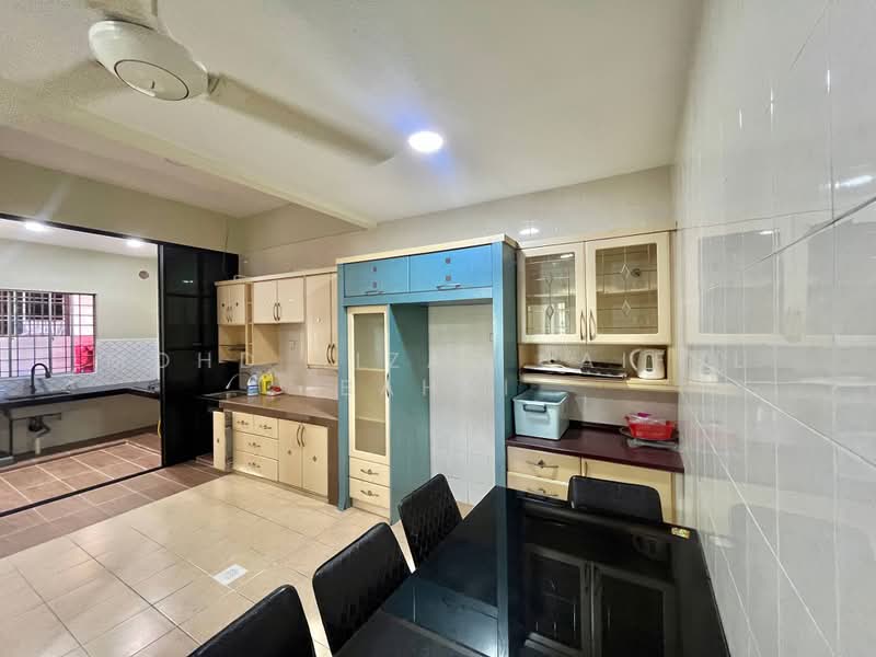 Semi-Detached House for Sale in Taman Kajang Impian (Kajang) - Mohd Aizat Saiful Bahri - Kitchen - PropertyGuru.com.my