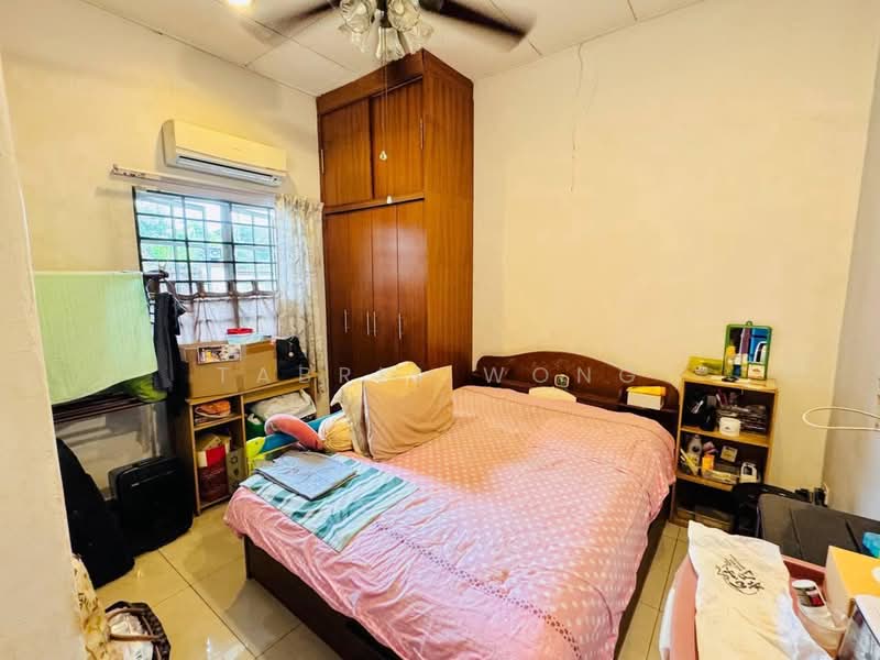 Rumah Teres untuk Dijual di Kota Kemuning (Shah Alam) - Tabris Wong - Bedroom - PropertyGuru.com.my