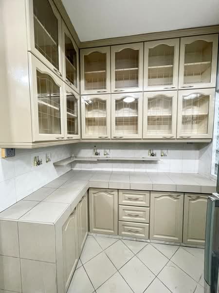 Rumah Berkembar untuk Dijual di Seksyen 9 (Shah Alam) - Amirun Kinanah - Kitchen - PropertyGuru.com.my