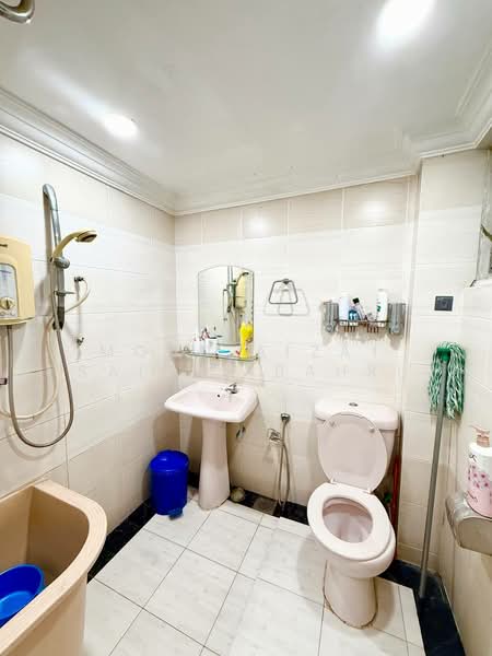 Rumah Teres 2 Tingkat untuk Dijual di Seksyen 1 Bandar Baru Bangi (Bandar Baru Bangi) - Mohd Aizat Saiful Bahri - Bathroom - PropertyGuru.com.my