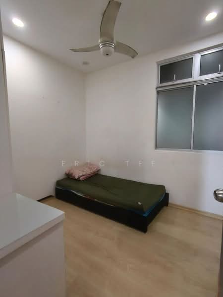 Servis Apartment untuk Disewa di Larkin Heights - Eric Tee - Bedroom - PropertyGuru.com.my