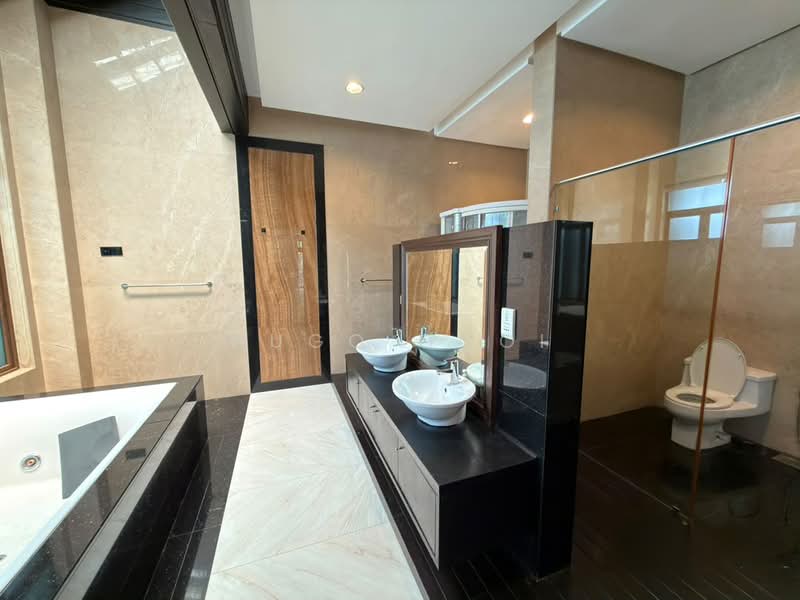 Bungalow for Rent in Ampang (Kuala Lumpur) - Hugo Gooi - Bathroom - PropertyGuru.com.my