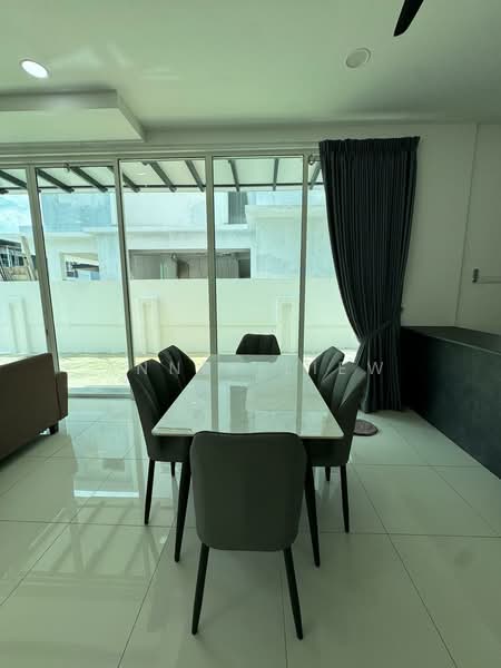 Rumah Teres 3 Tingkat untuk Disewa di Taman Mount Austin (Tebrau) - Annly Liew - Dining Room - PropertyGuru.com.my
