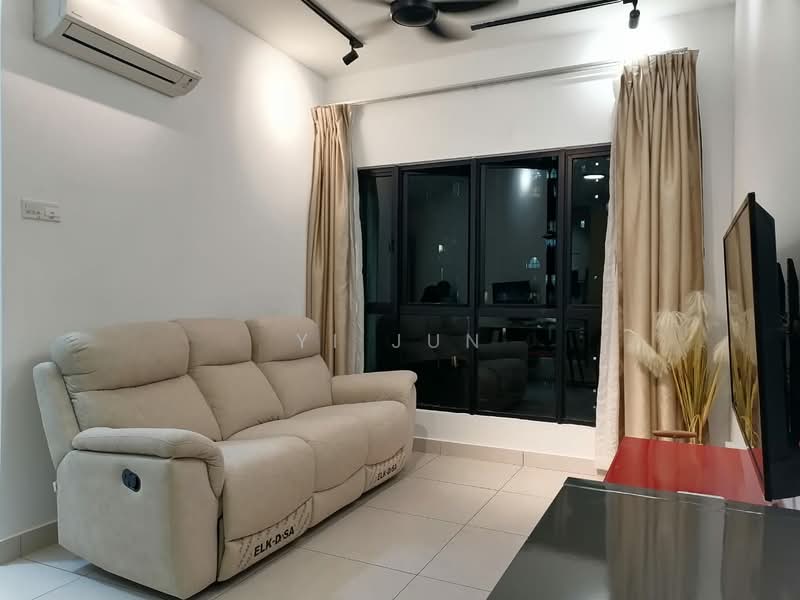 Servis Apartment untuk Disewa di Majestic Maxim - Yi Jun - Living Room - PropertyGuru.com.my