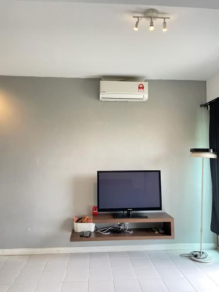 Servis Apartment untuk Dijual di Ritze Perdana 1 - Edward Chai - Living Room - PropertyGuru.com.my