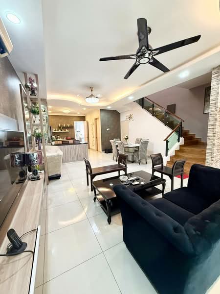 2-storey Terraced House for Sale in Taman Seri Austin (Tebrau) - Bee Ng - Living Room - PropertyGuru.com.my