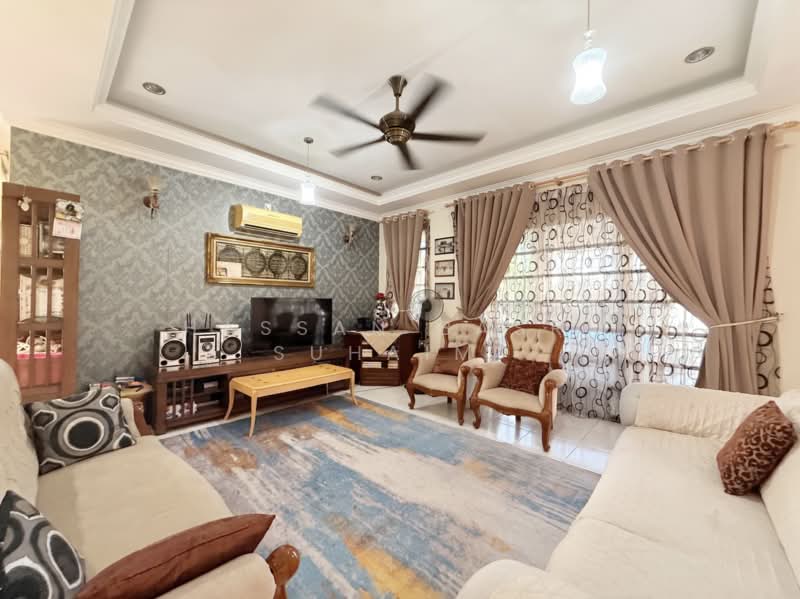 Rumah Berkembar untuk Dijual di Taman Sri Pulai 2 (Sikamat) - Hassan Basri Suhaimi - Living Room - PropertyGuru.com.my