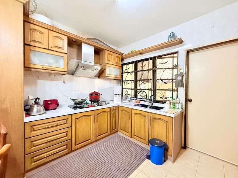 Rumah Berkembar untuk Dijual di Taman Sri Pulai 2 (Sikamat) - Hassan Basri Suhaimi - Kitchen - PropertyGuru.com.my
