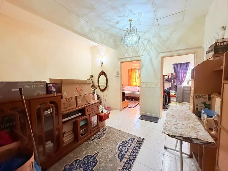 Rumah Berkembar untuk Dijual di Taman Sri Pulai 2 (Sikamat) - Hassan Basri Suhaimi - Living Room - PropertyGuru.com.my