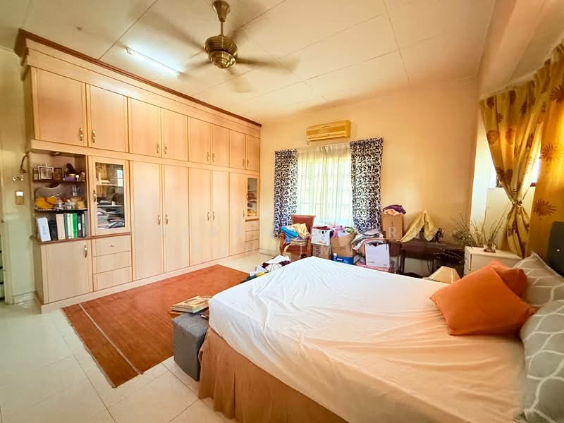 Rumah Berkembar untuk Dijual di Taman Sri Pulai 2 (Sikamat) - Hassan Basri Suhaimi - Bedroom - PropertyGuru.com.my