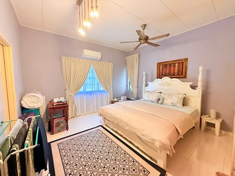 Rumah Berkembar untuk Dijual di Taman Sri Pulai 2 (Sikamat) - Hassan Basri Suhaimi - Bedroom - PropertyGuru.com.my