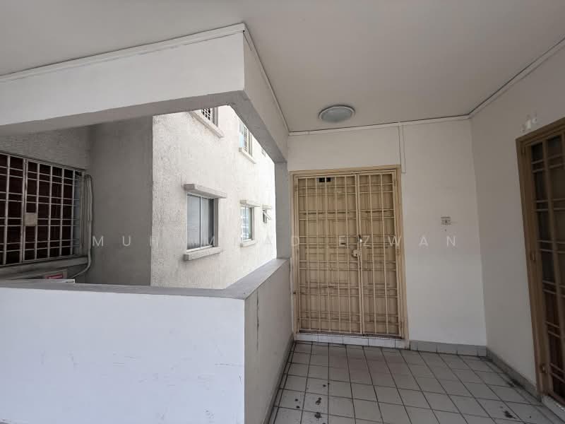 Kondominium untuk Dijual di Puncak Seri Kelana - Muhammad Ezwan - Balcony - PropertyGuru.com.my