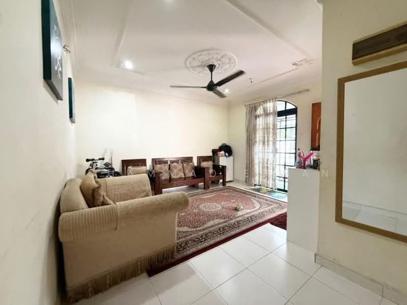 2-storey Terraced House for Sale in Shah Alam (Selangor) - Muhammad Ezwan - Living Room - PropertyGuru.com.my